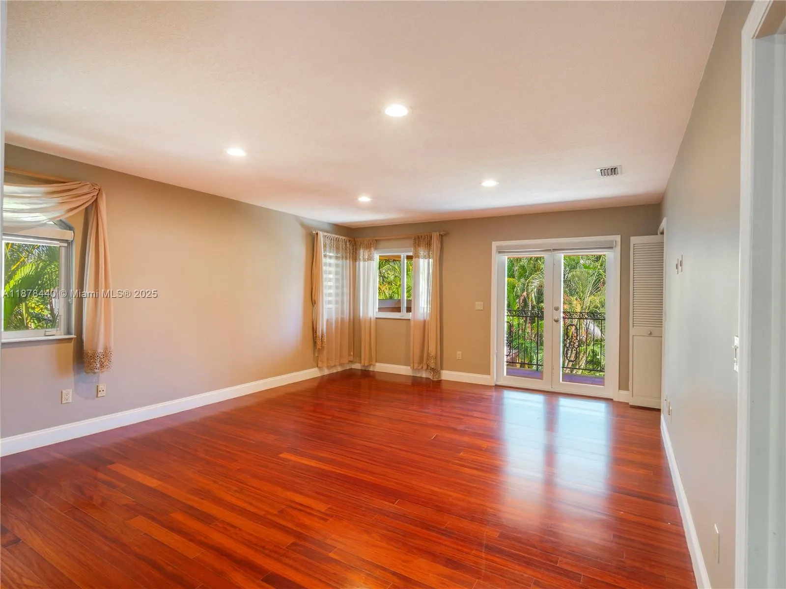 8311 NW 166th Ter