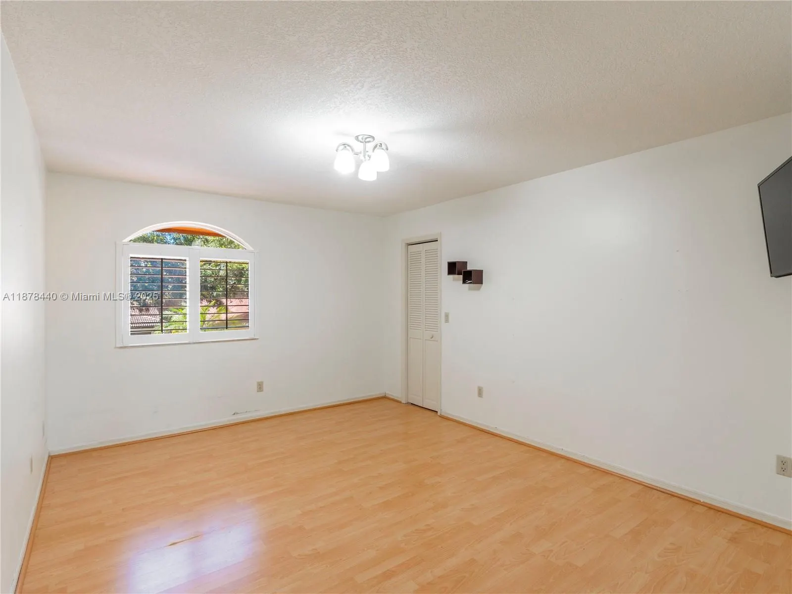 8311 NW 166th Ter