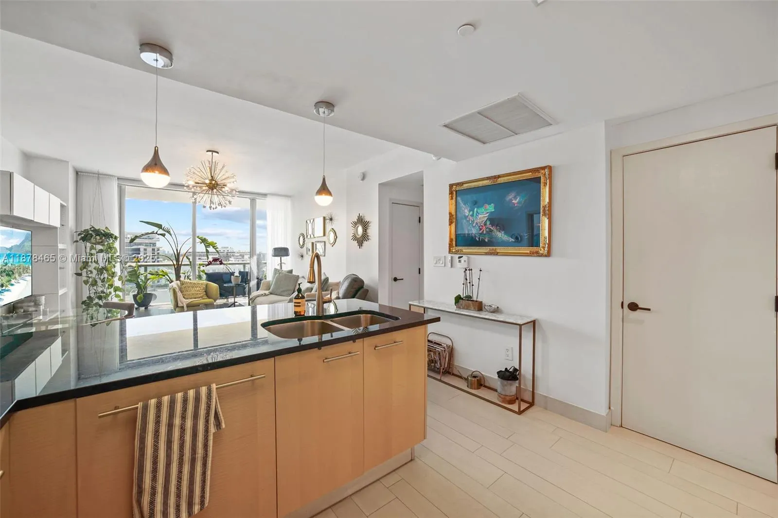 6799 Collins Ave, #1006