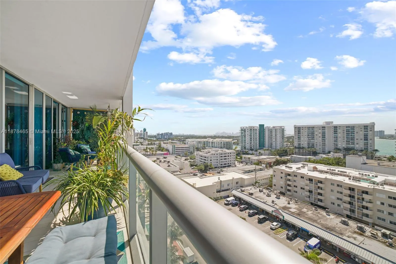 6799 Collins Ave, #1006