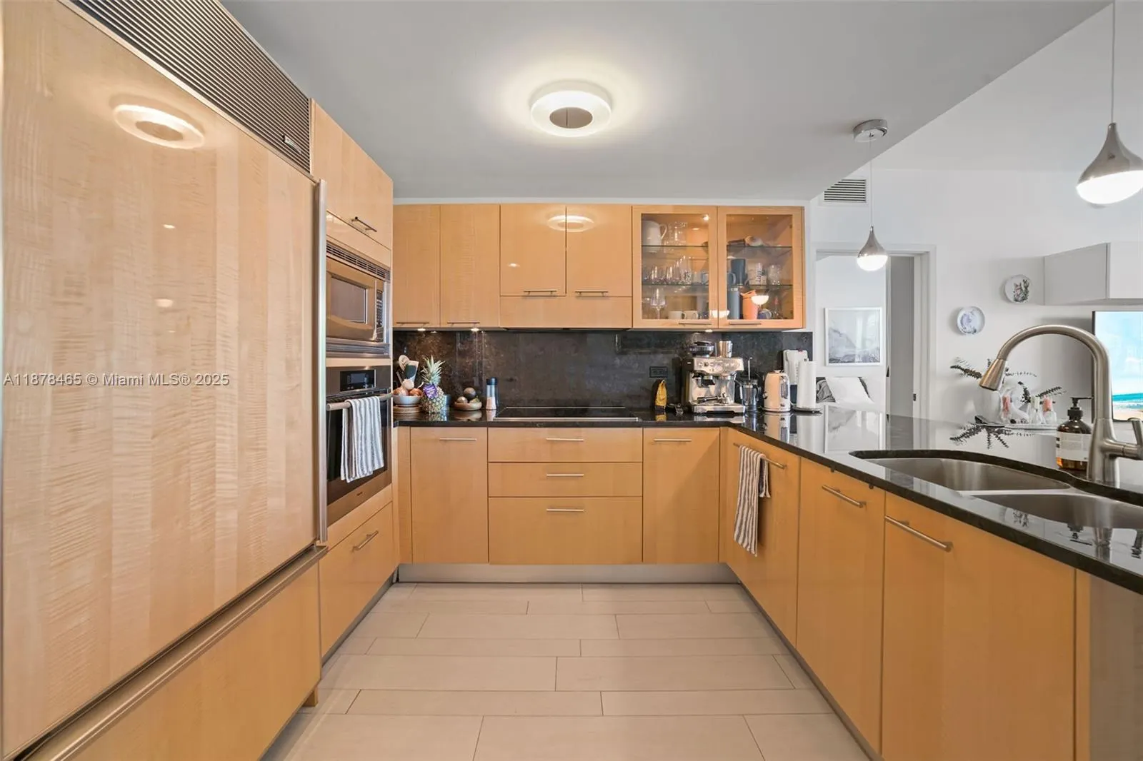6799 Collins Ave, #1006