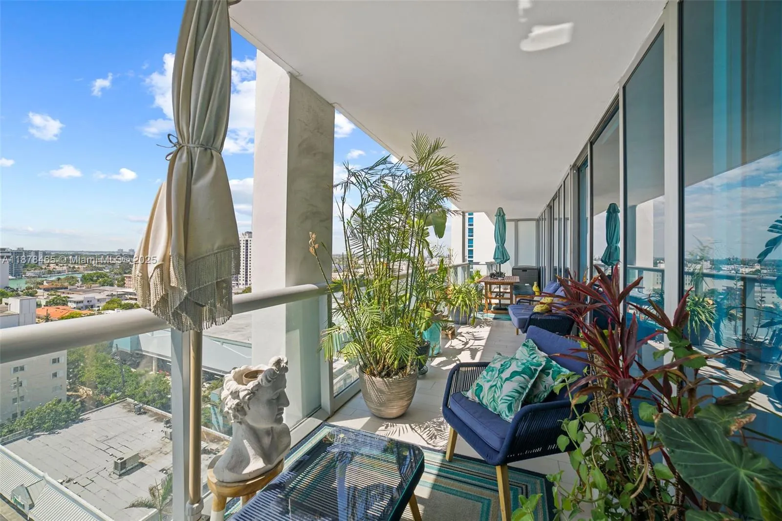 6799 Collins Ave, #1006