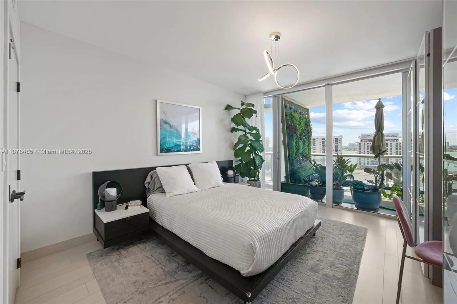 6799 Collins Ave, #1006