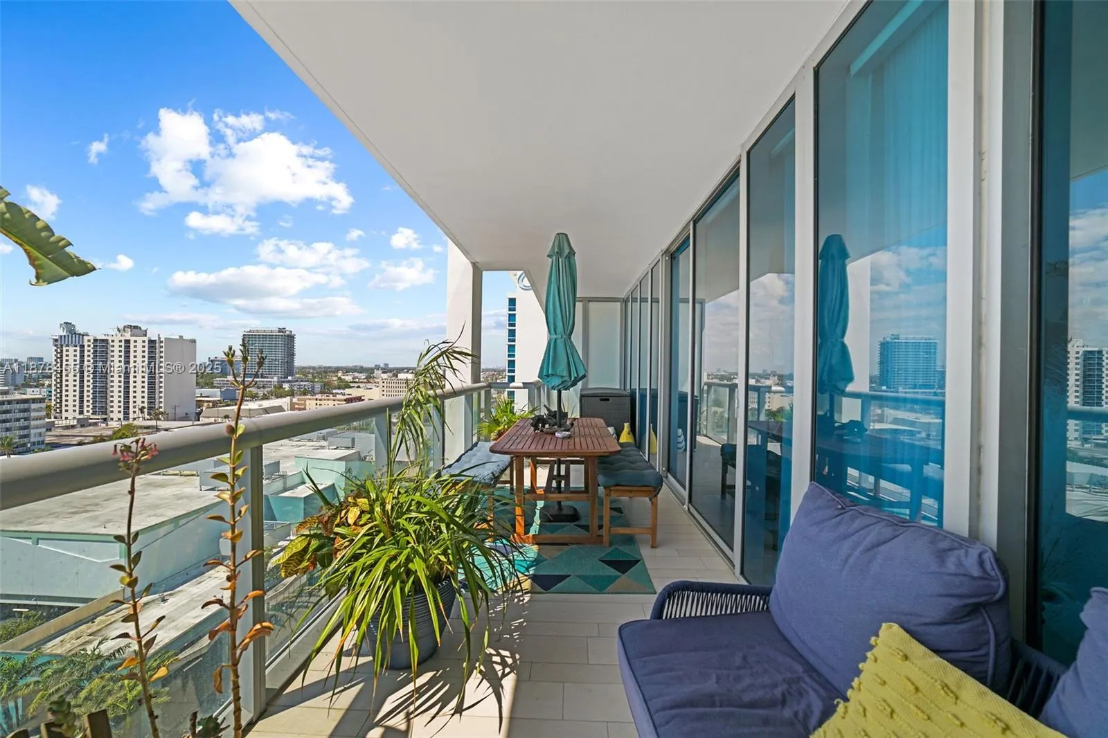 6799 Collins Ave, #1006