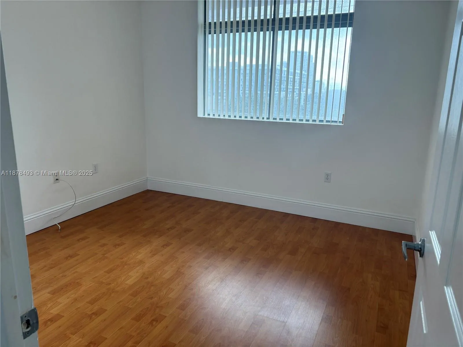 140 S Dixie Hwy, #411