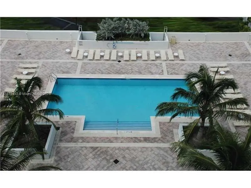 140 S Dixie Hwy, #411