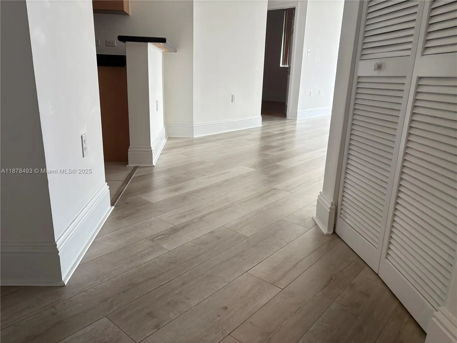 140 S Dixie Hwy, #411