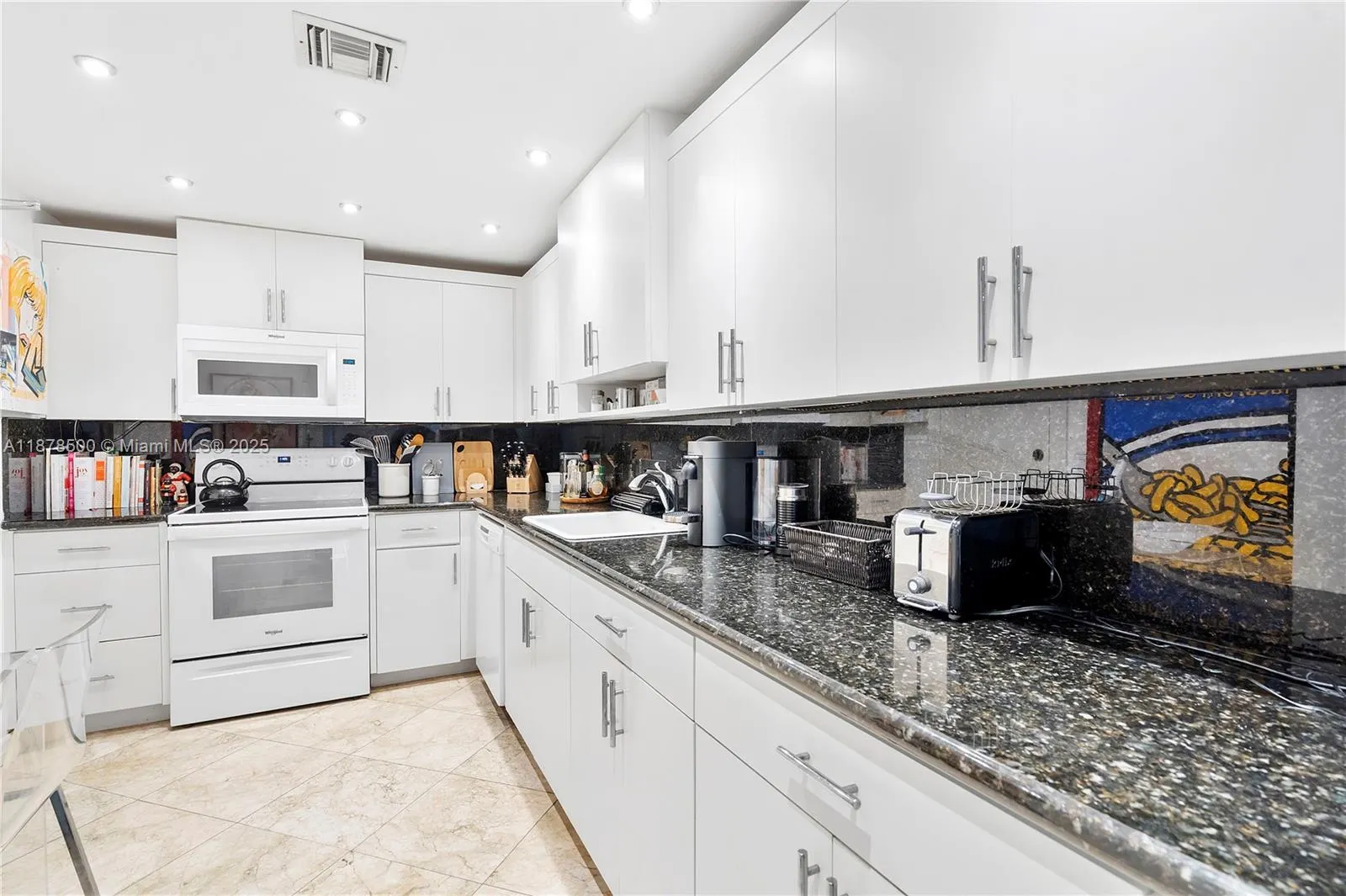 10185 Collins Ave, #1210
