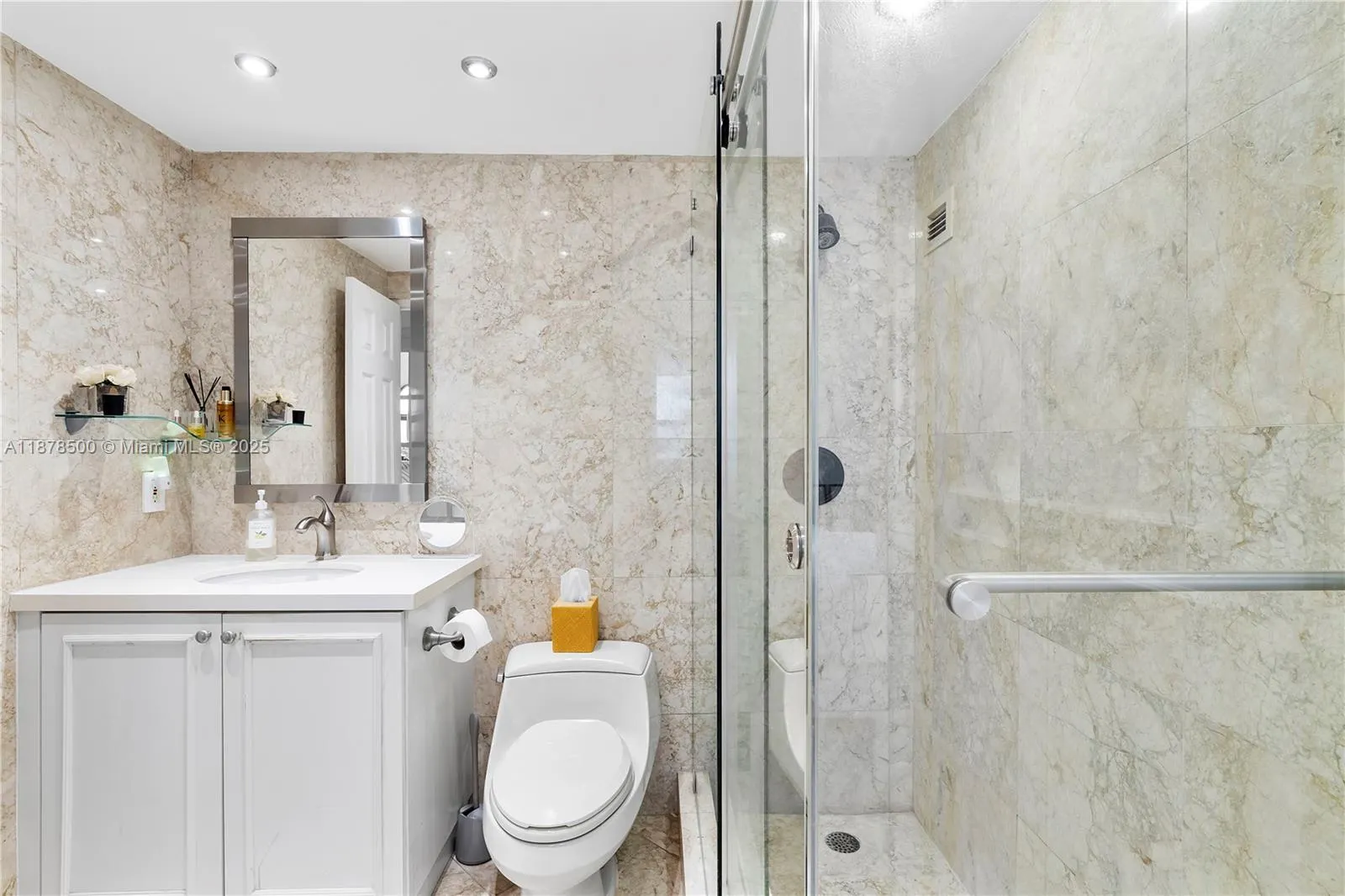 10185 Collins Ave, #1210