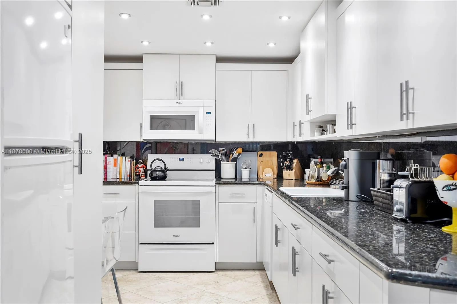 10185 Collins Ave, #1210