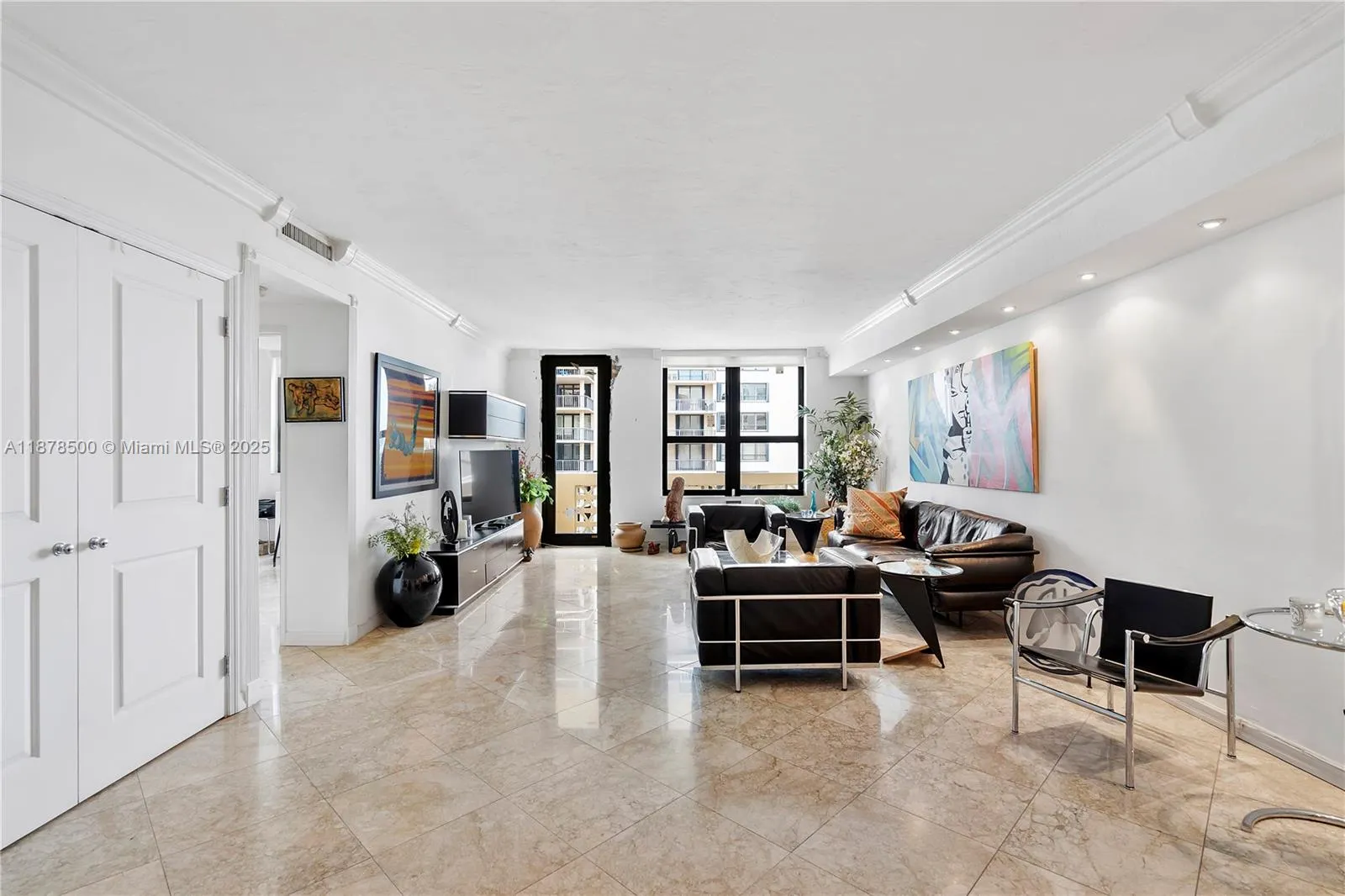 10185 Collins Ave, #1210
