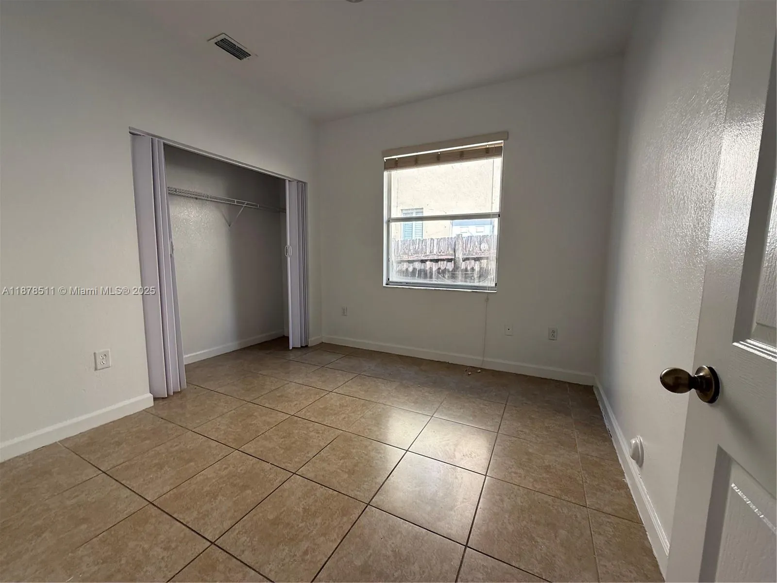 4045 NE 15th St