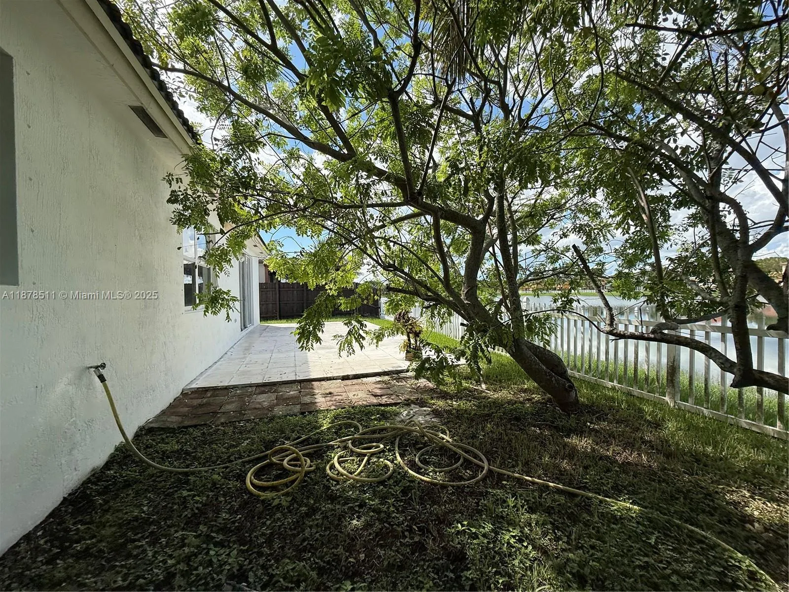 4045 NE 15th St