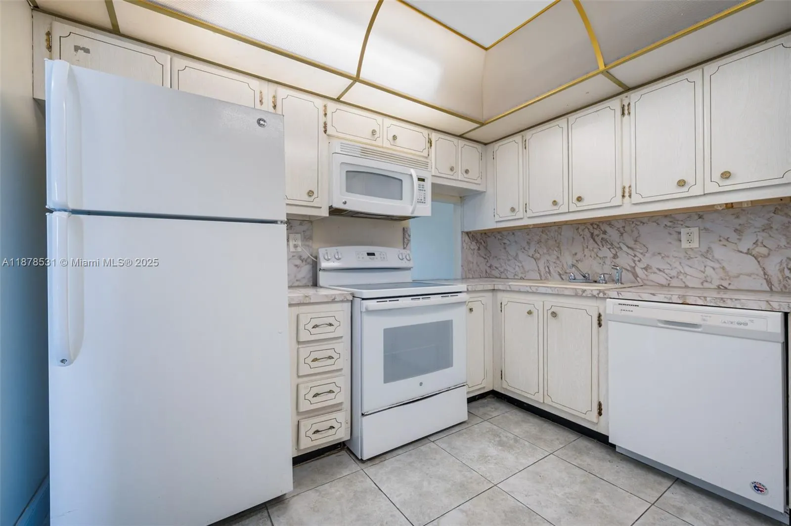 4141 Nautilus Dr, #2F