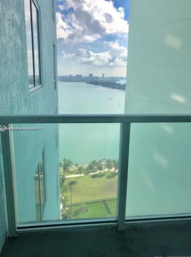 1900 N Bayshore Dr, #2305