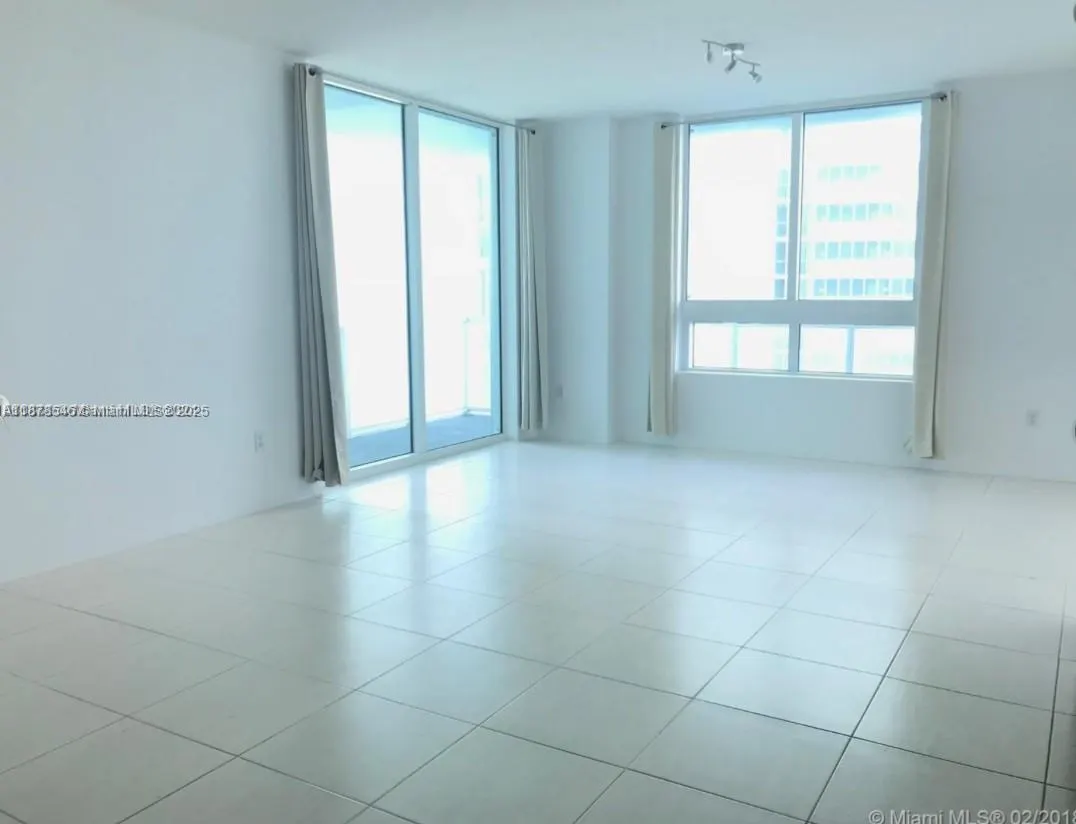 1900 N Bayshore Dr, #2305