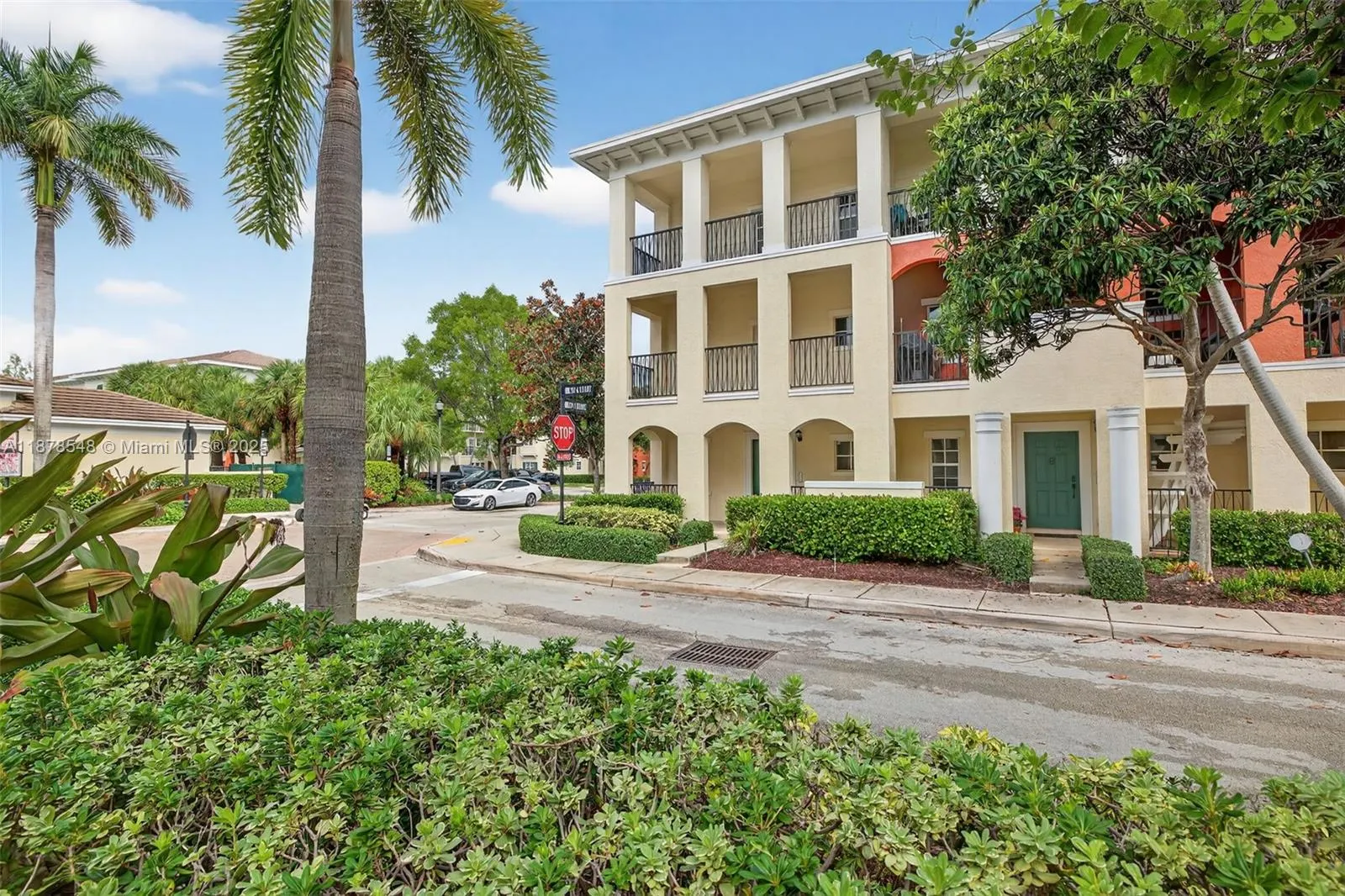 27 SW 6th Ct