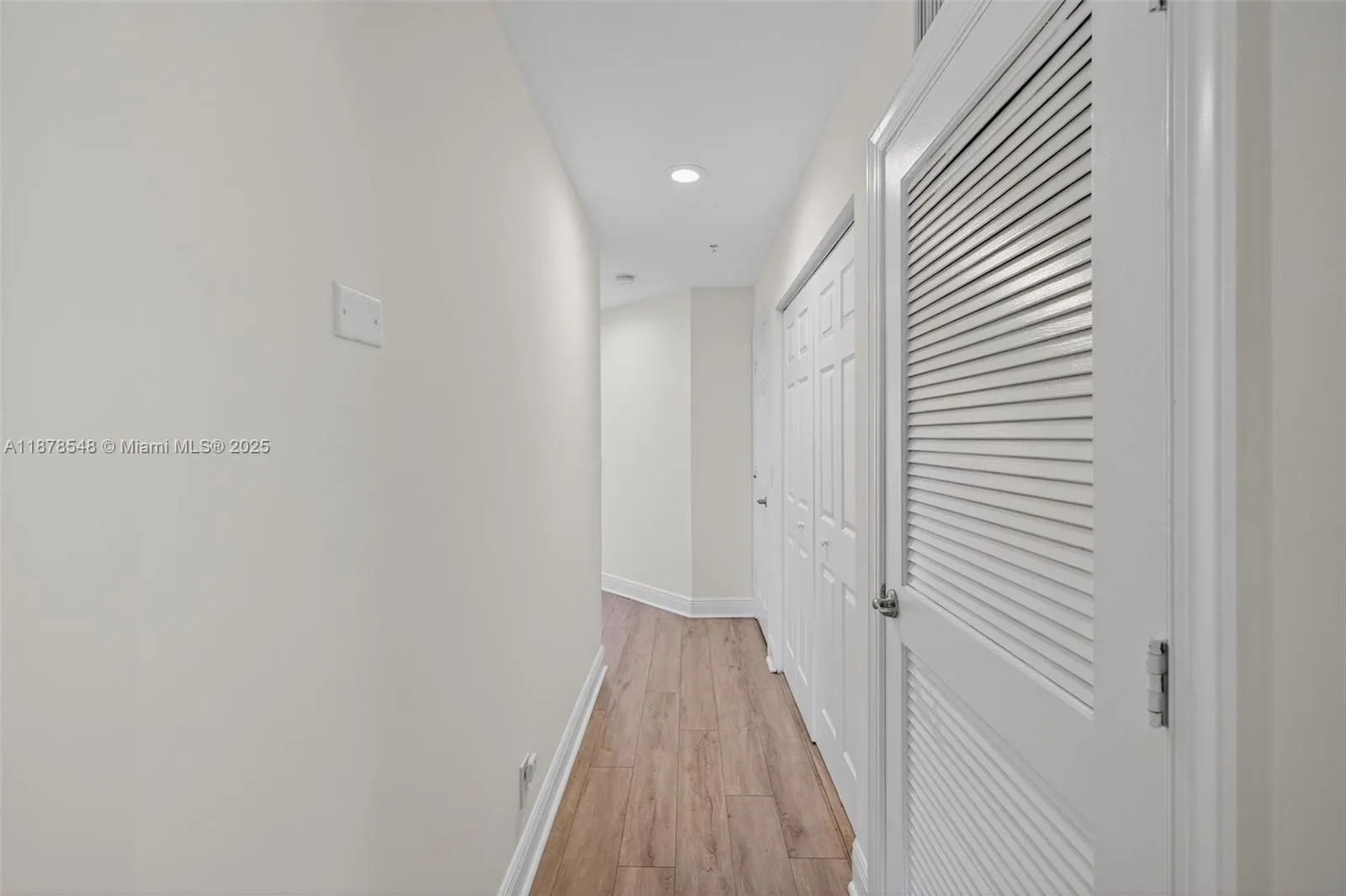 27 SW 6th Ct