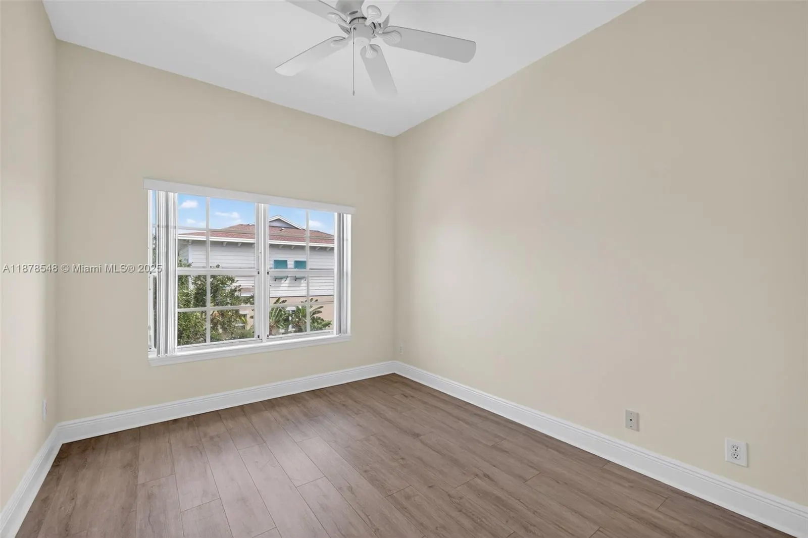 27 SW 6th Ct