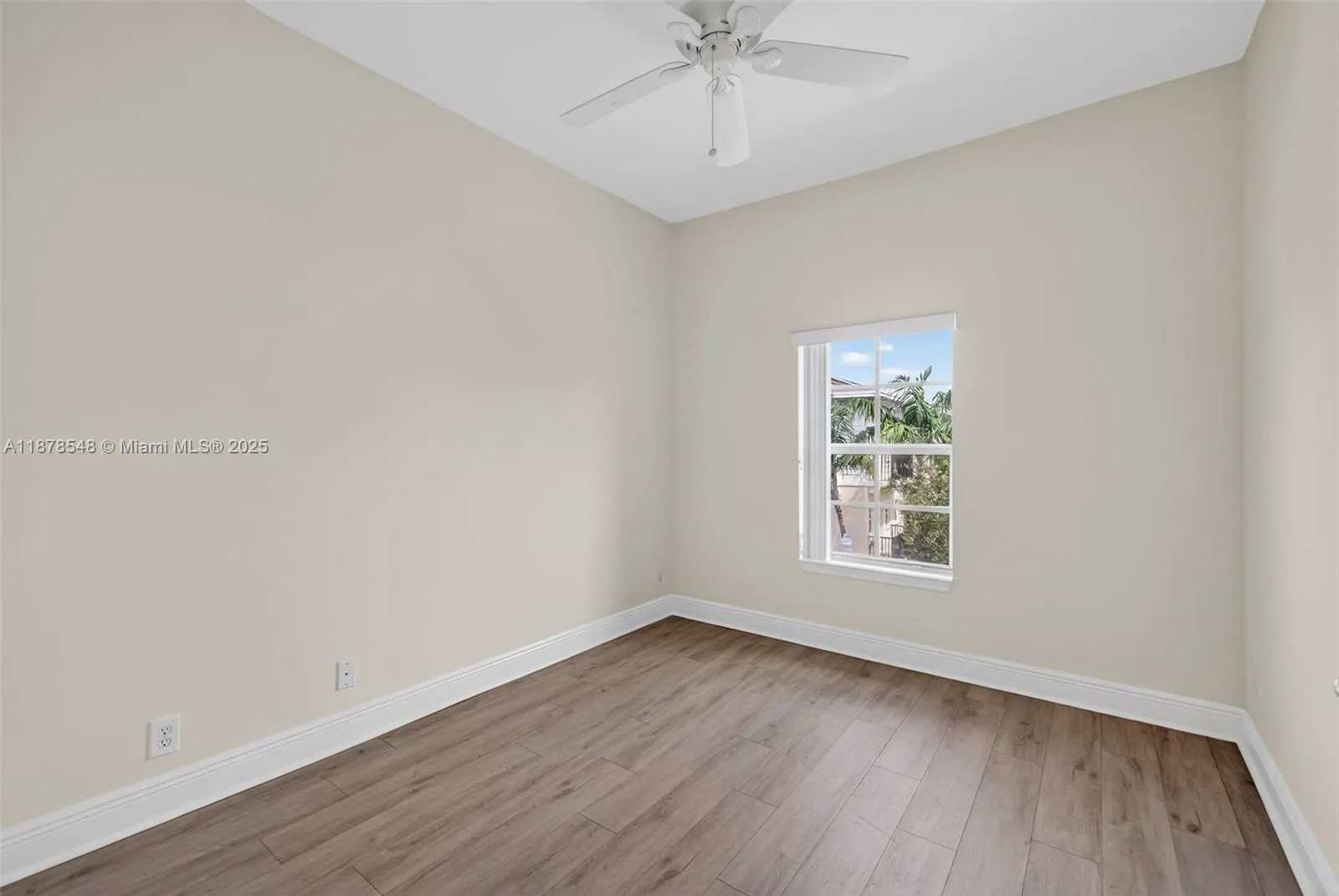 27 SW 6th Ct