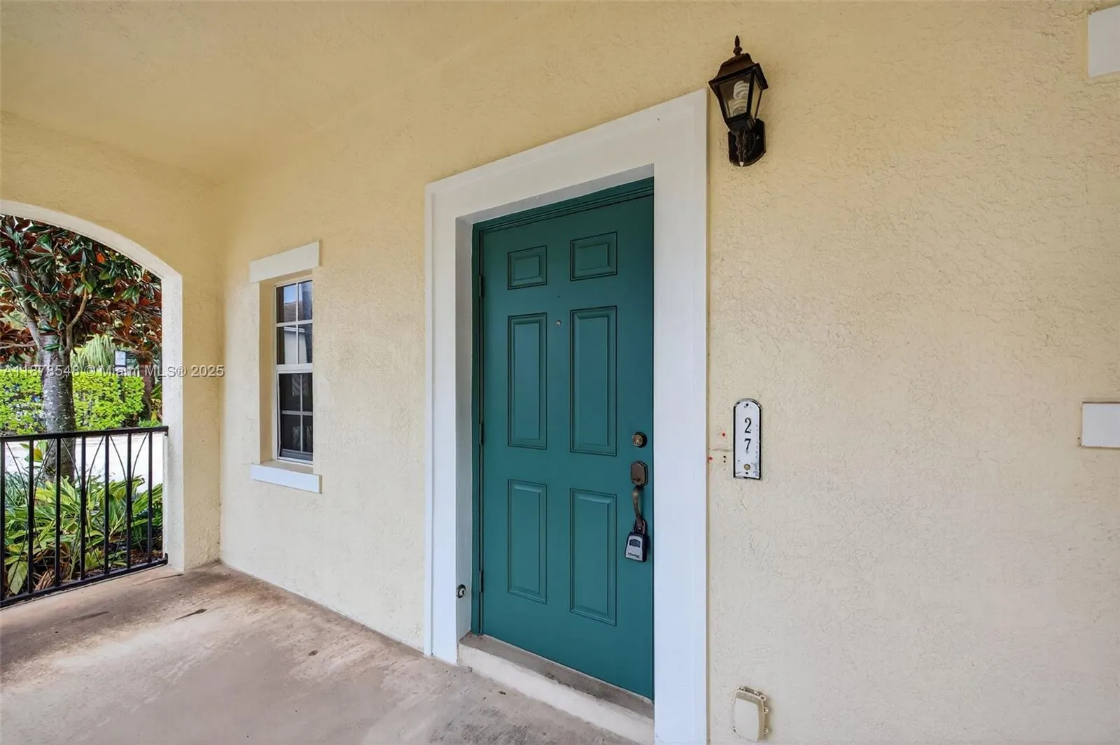 27 SW 6th Ct
