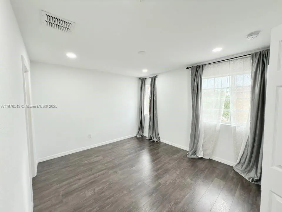 111 NW 2nd Ave, #10