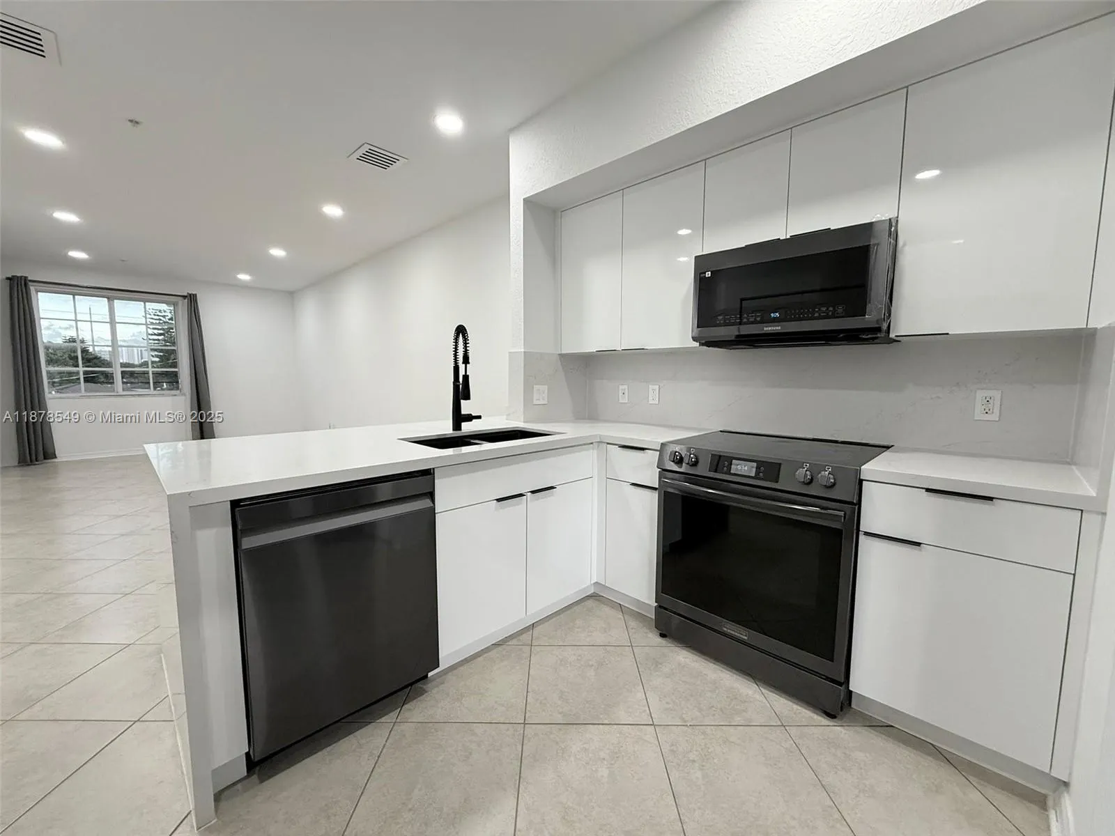 111 NW 2nd Ave, #10