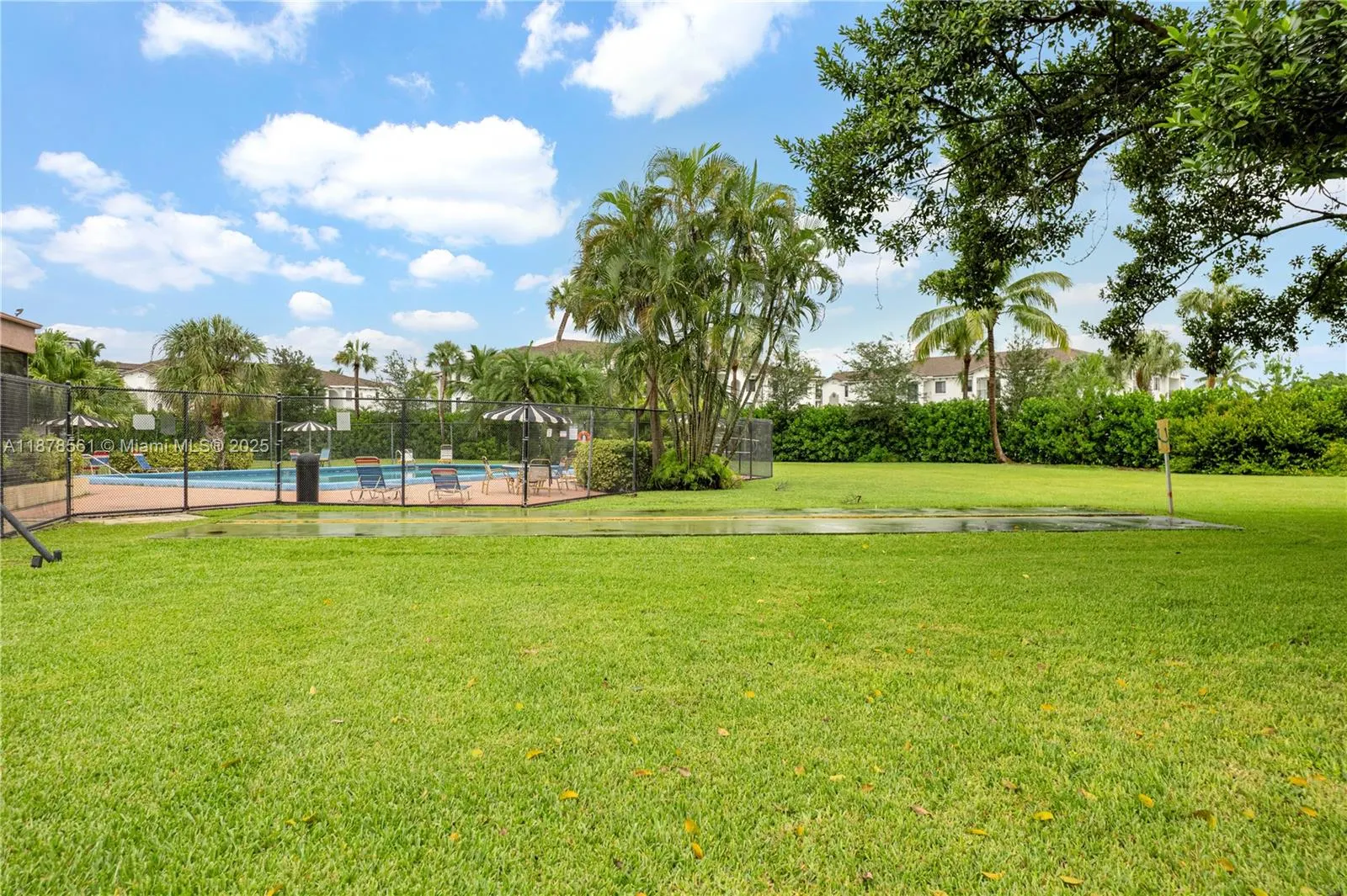 9355 SW 8th St, #425