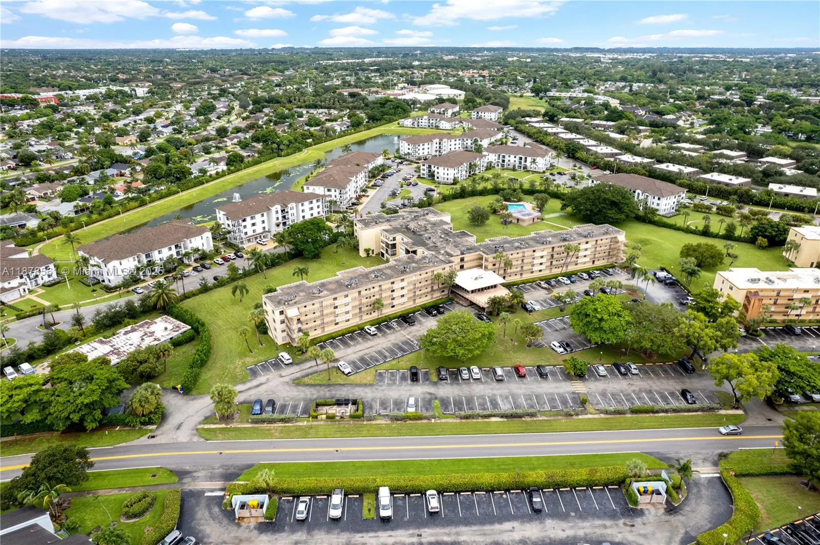 9355 SW 8th St, #425