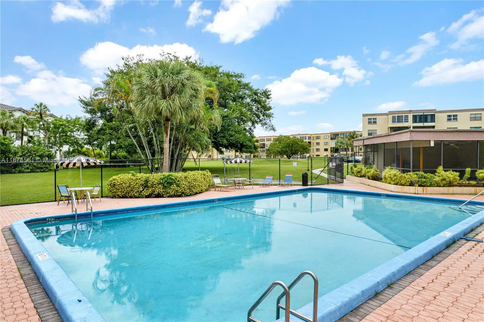 9355 SW 8th St, #425