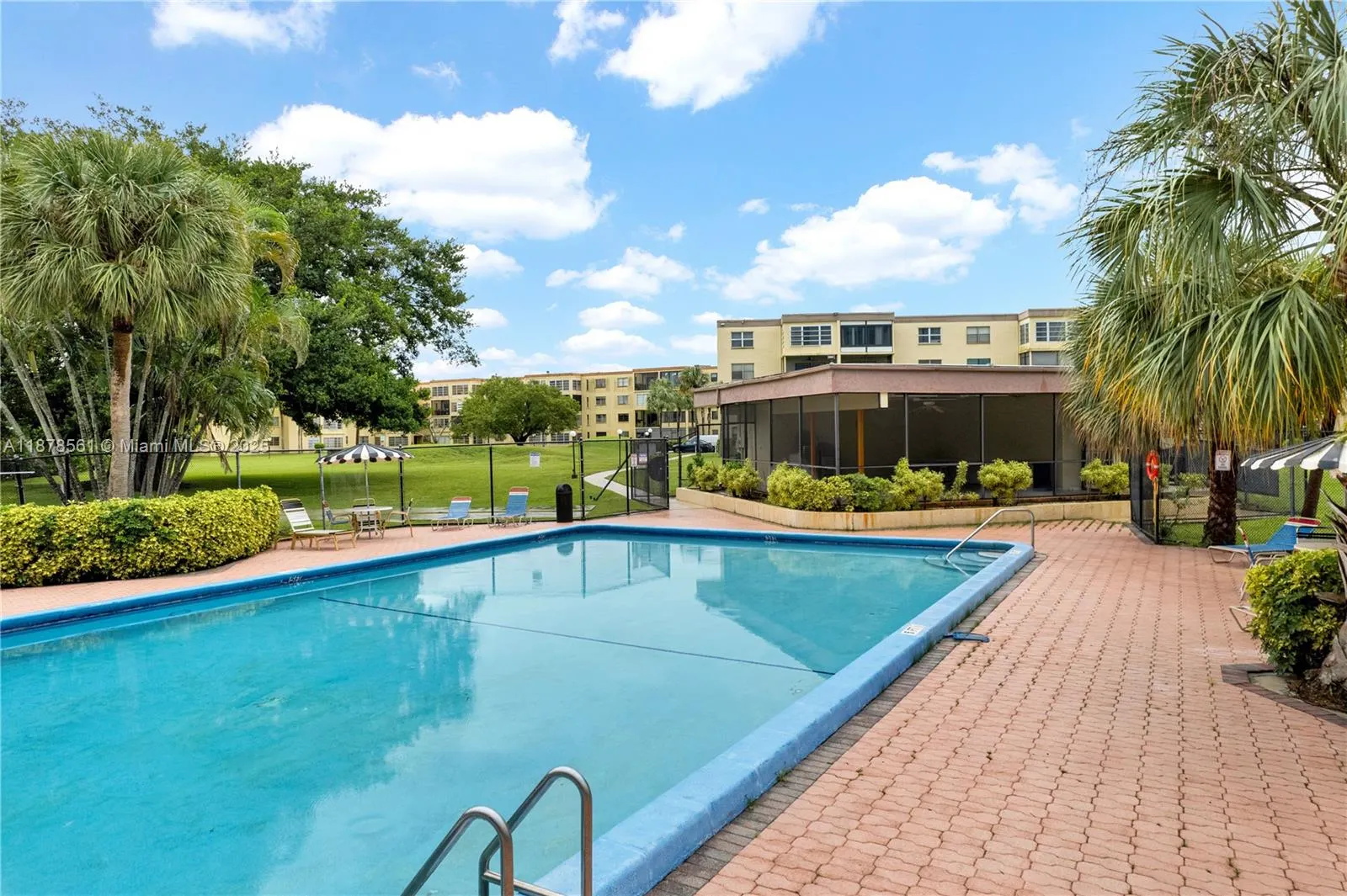 9355 SW 8th St, #425