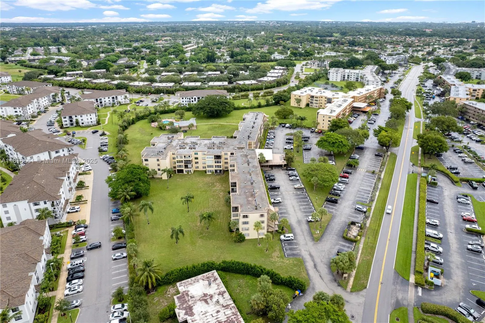 9355 SW 8th St, #425