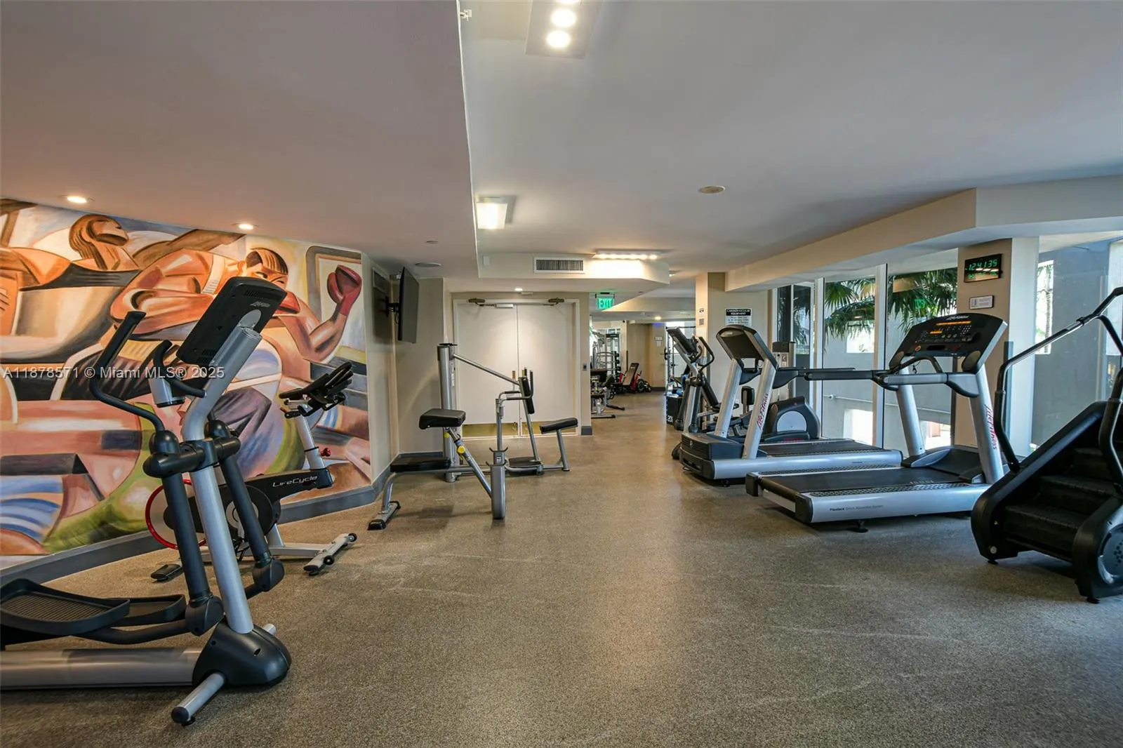17555 Collins Ave, #704