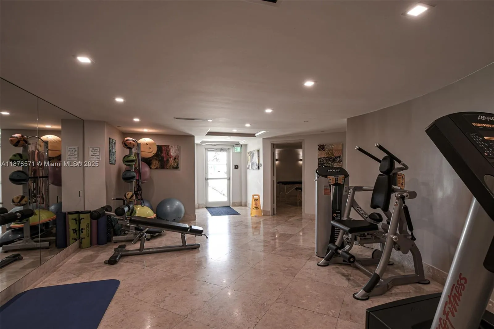 17555 Collins Ave, #704