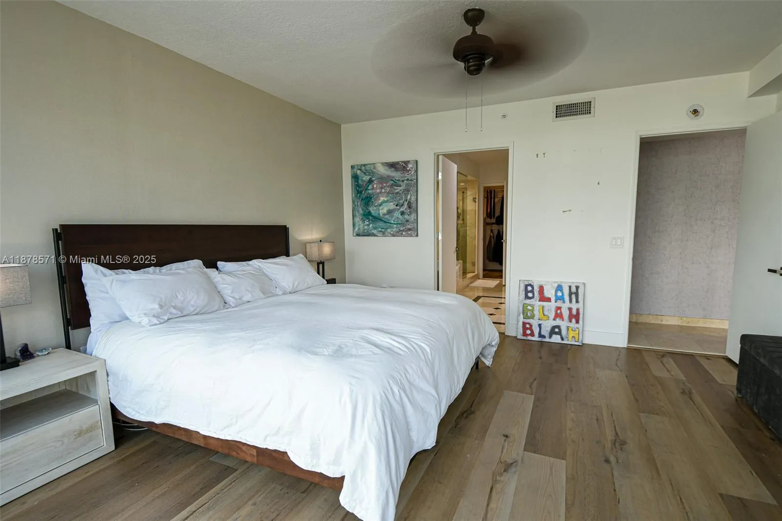17555 Collins Ave, #704