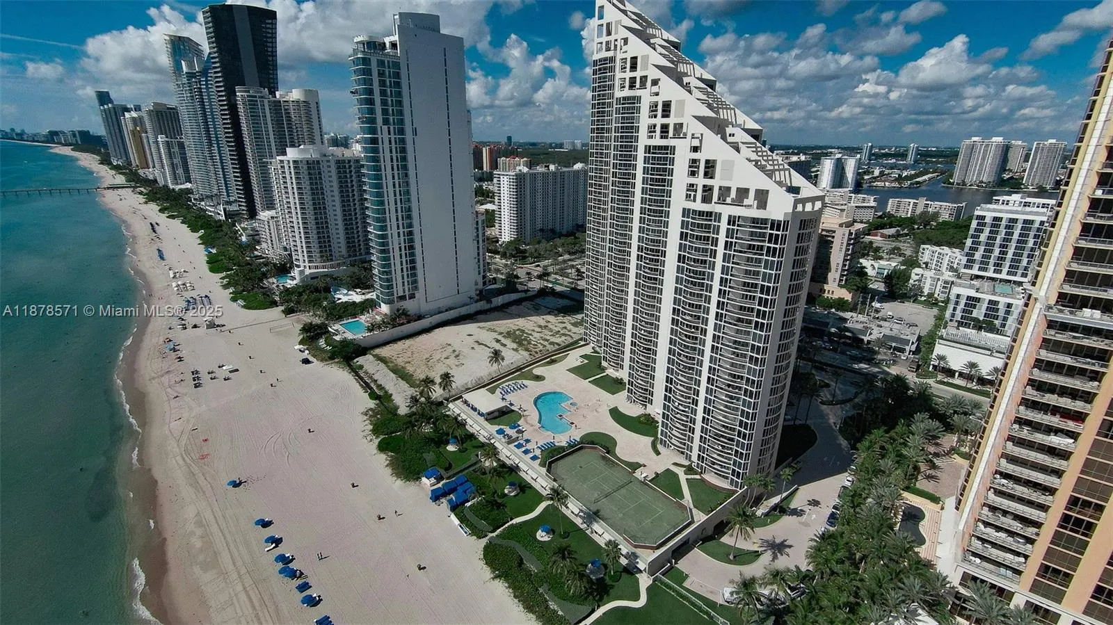 17555 Collins Ave, #704