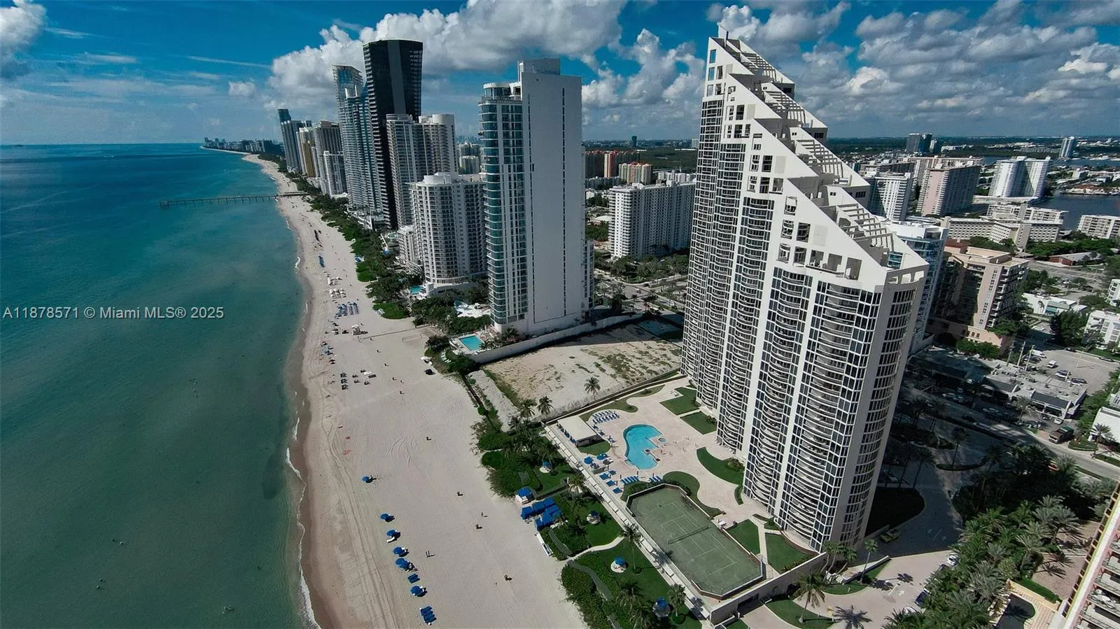 17555 Collins Ave, #704