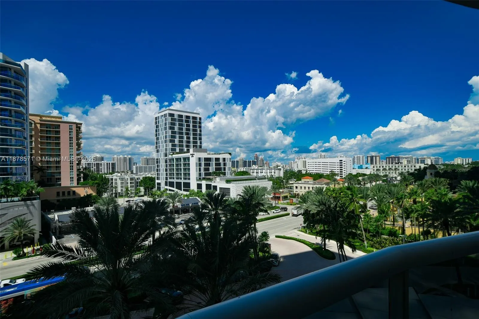 17555 Collins Ave, #704