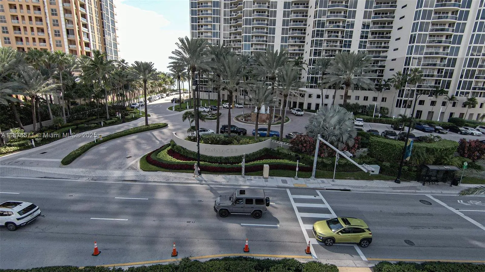 17555 Collins Ave, #704