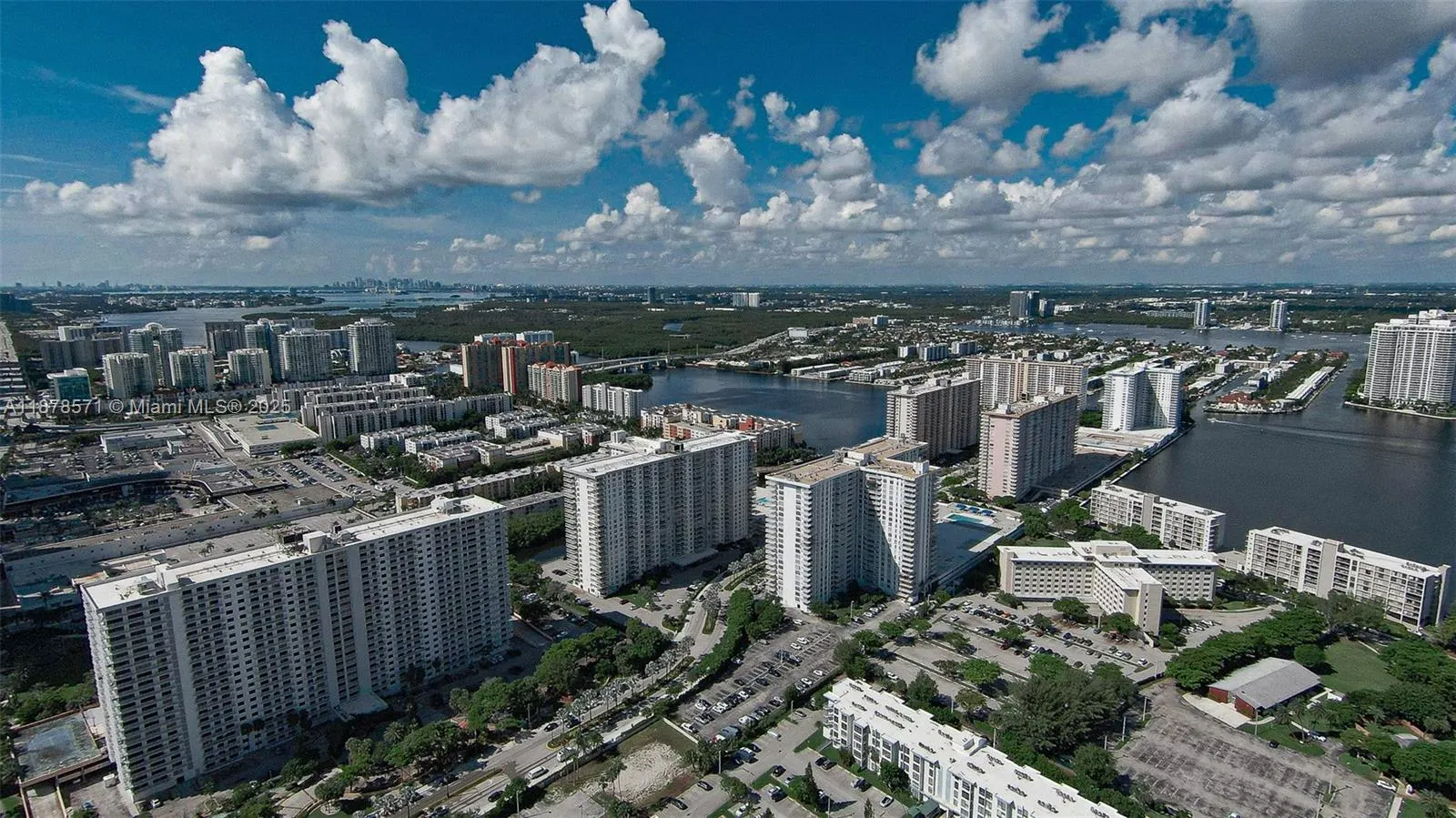 17555 Collins Ave, #704