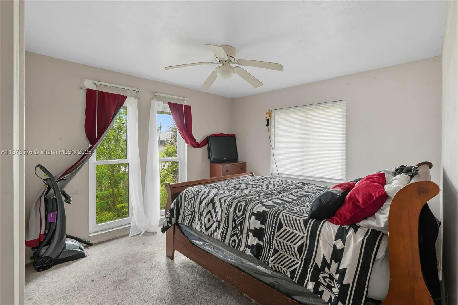 320 SE 17th PL
