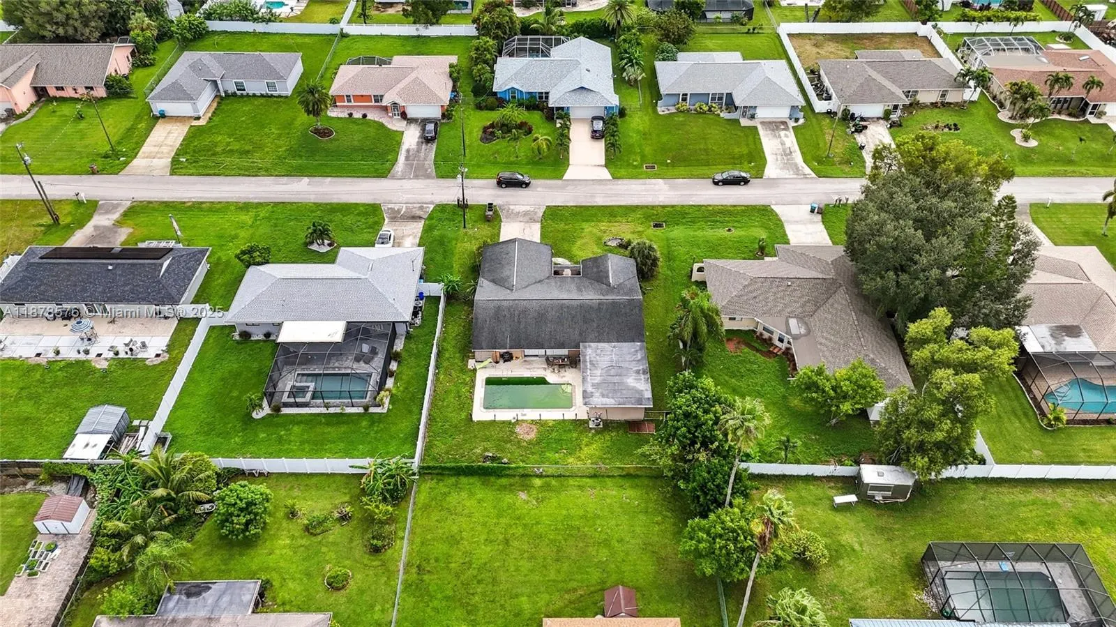 320 SE 17th PL