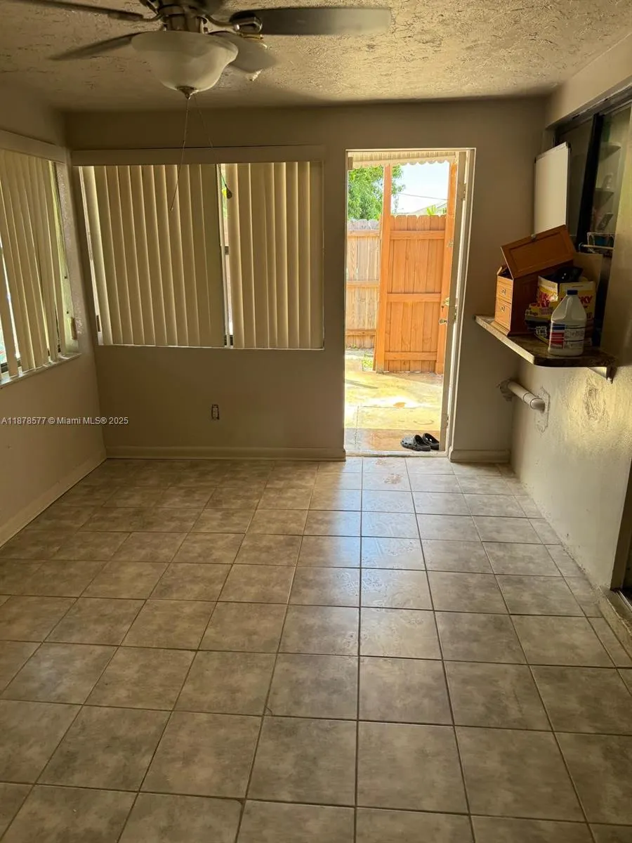 544 NW 11 AVE