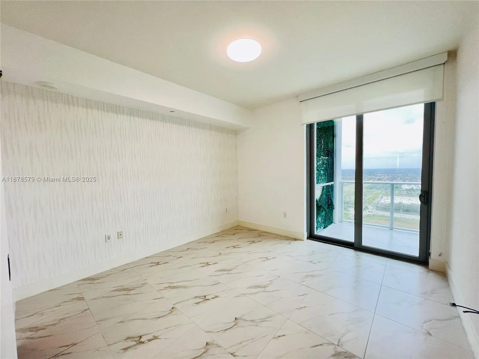 2000 Metropica Way, #2406