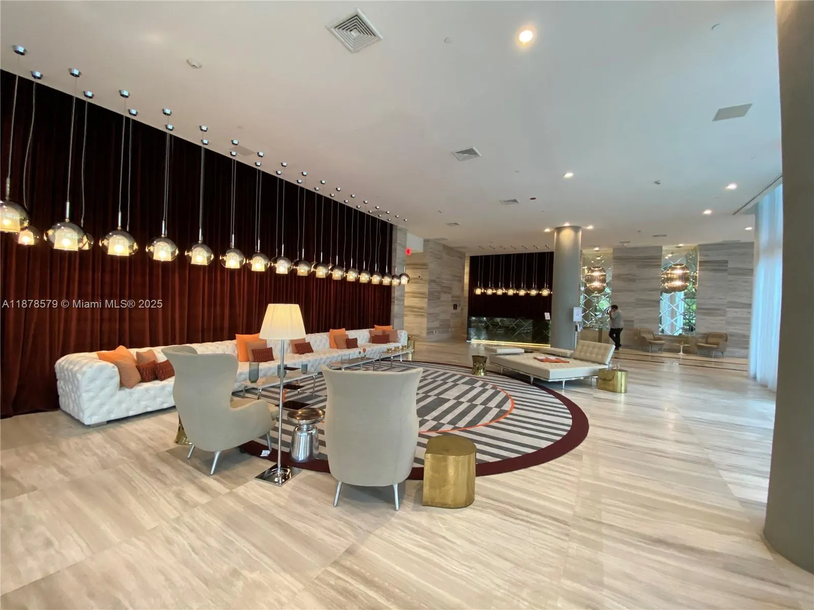 2000 Metropica Way, #2406