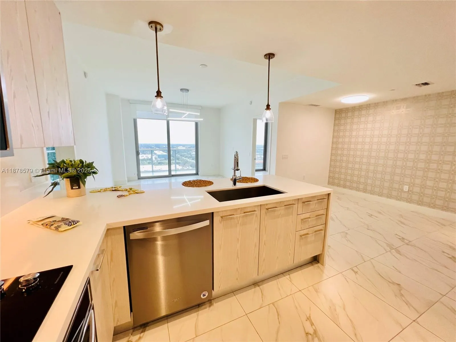 2000 Metropica Way, #2406