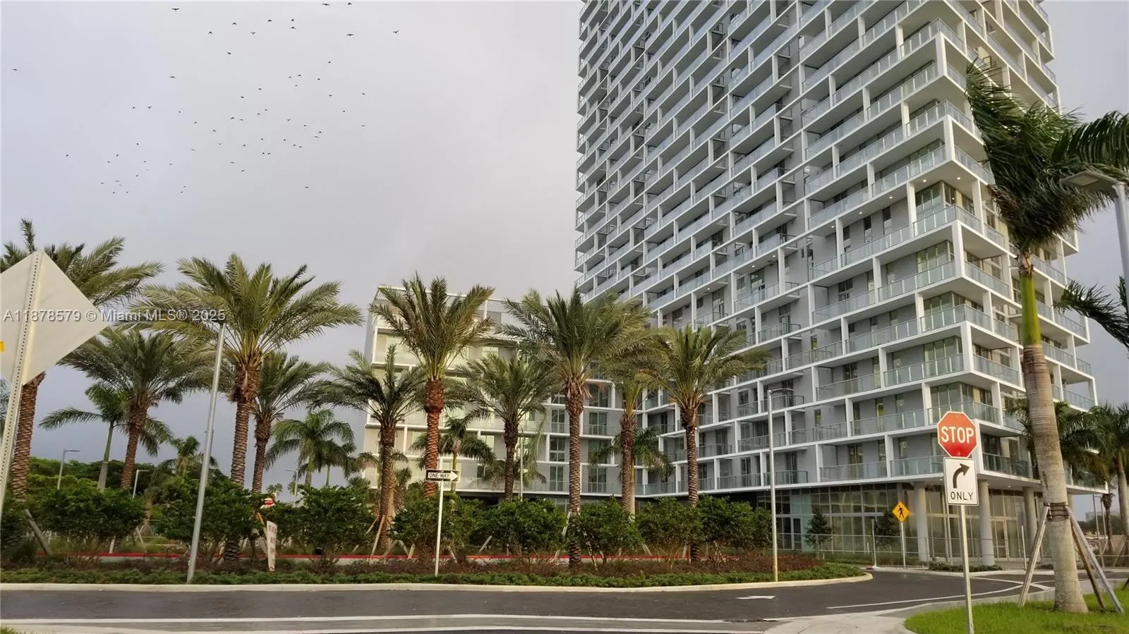 2000 Metropica Way, #2406