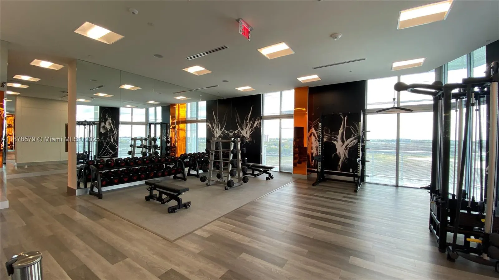 2000 Metropica Way, #2406