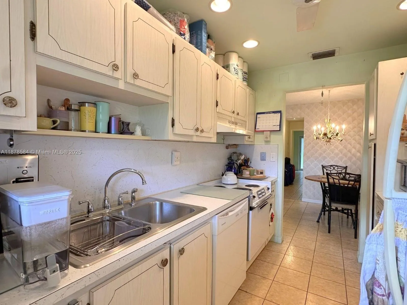 285 N High Point Blvd, #A