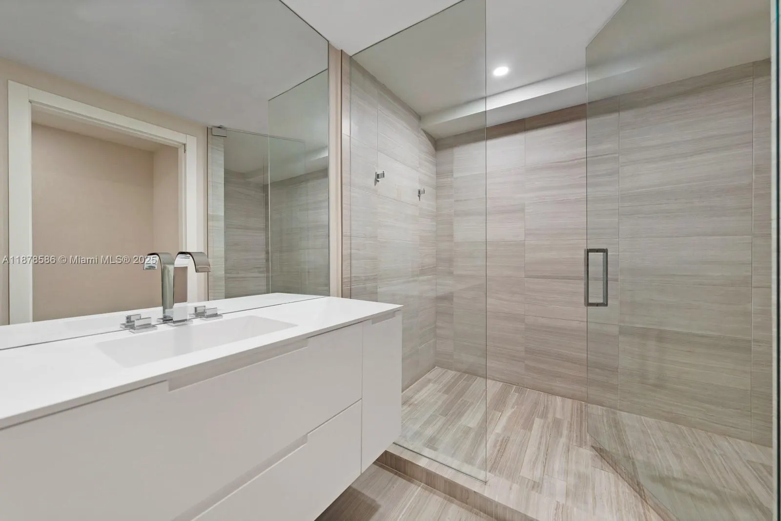 4701 N Meridian Ave, #222